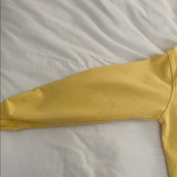 yellow crew neck - Picture 3 of 4